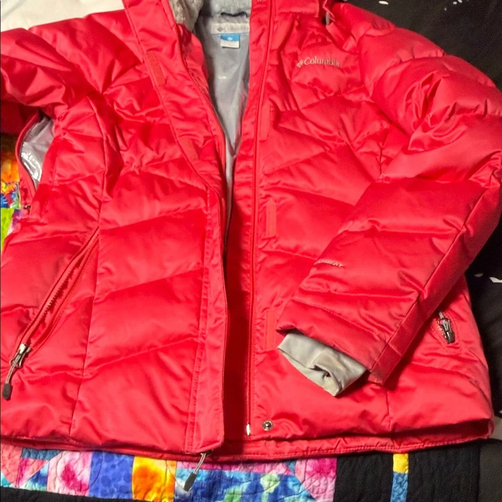 Columbia Bright Coral-Red Insulated Jacket with Faux Fur Hood - Picture 6 of 6